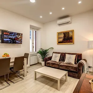 Fresh House Borghese , Roma Italia